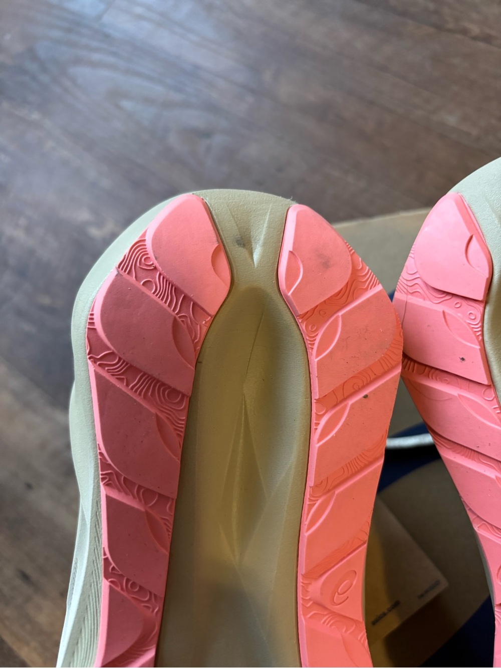Asics NovaBlast 5 TR women’s 8.5 - Picture 7 of 7